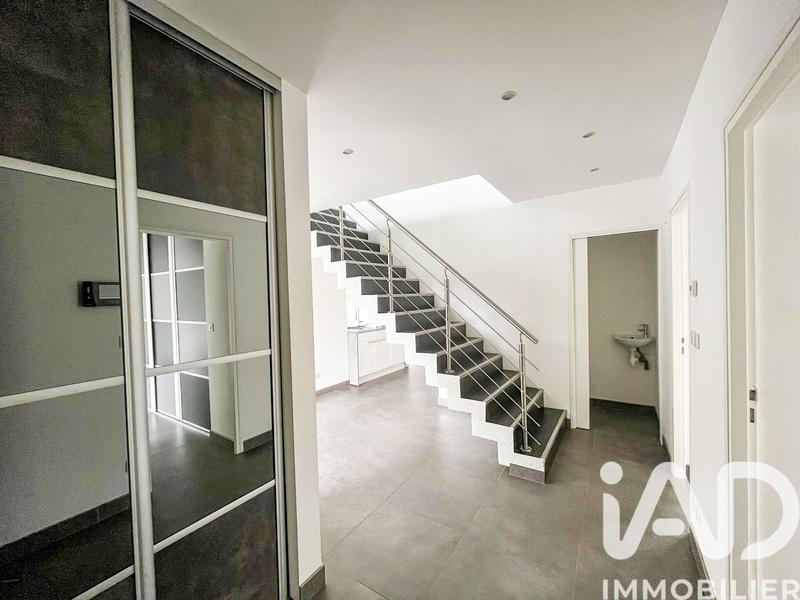 Maison - 204 m² - 7 pièces