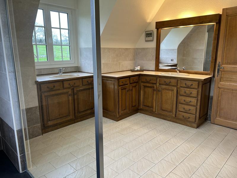 Maison traditionnelle - 213 m² - 7 pièces