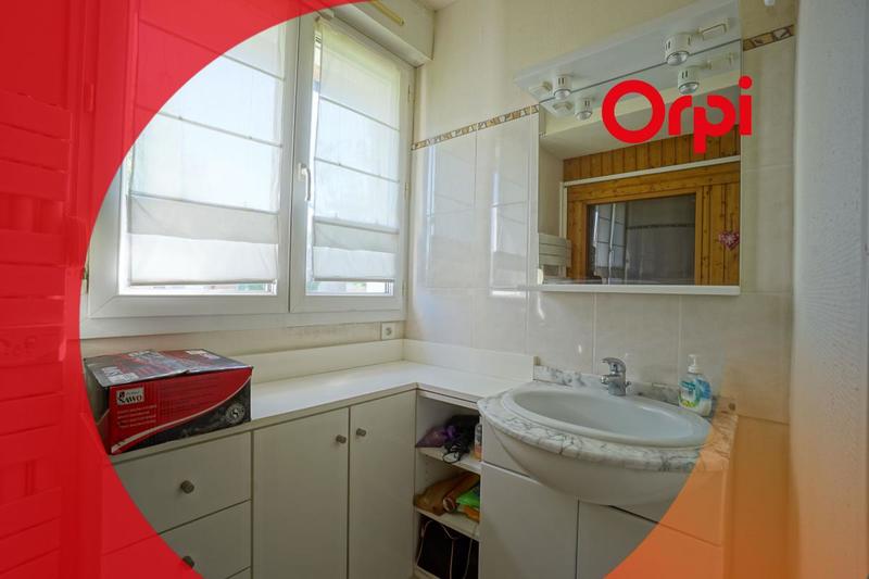 Maison - 220 m² - 6 pièces