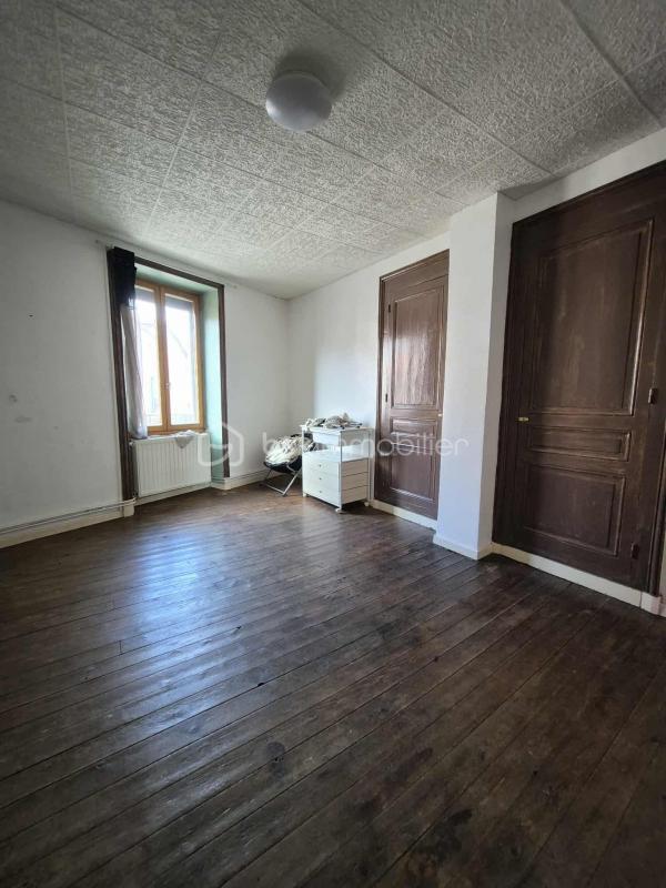 Maison de village - 231 m² - 9 pièces