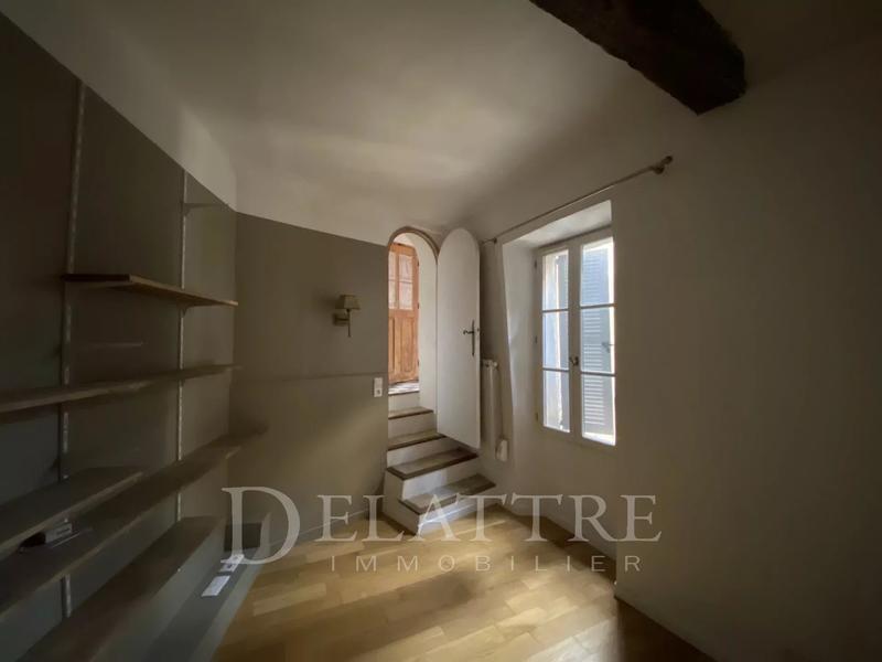 Appartement - 96 m² - 5 pièces