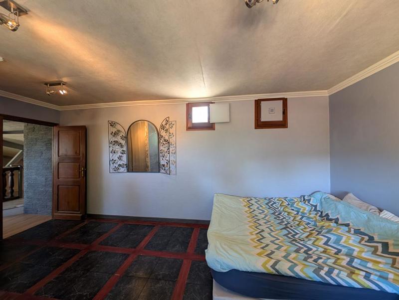 Maison - 231 m² - 5 pièces