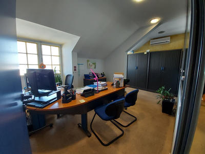 Local commercial - 150 m² - 4 pièces