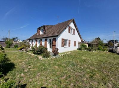 Maison - 176 m² - 8 pièces