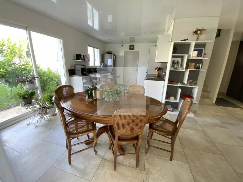 Maison - 128 m² - 6 pièces