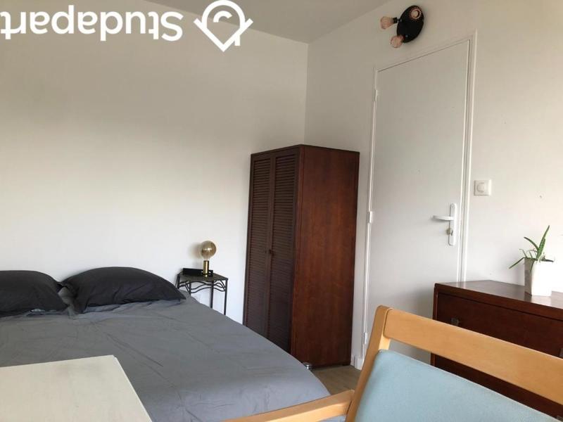 Chambre - 10 m² - 1 pièce