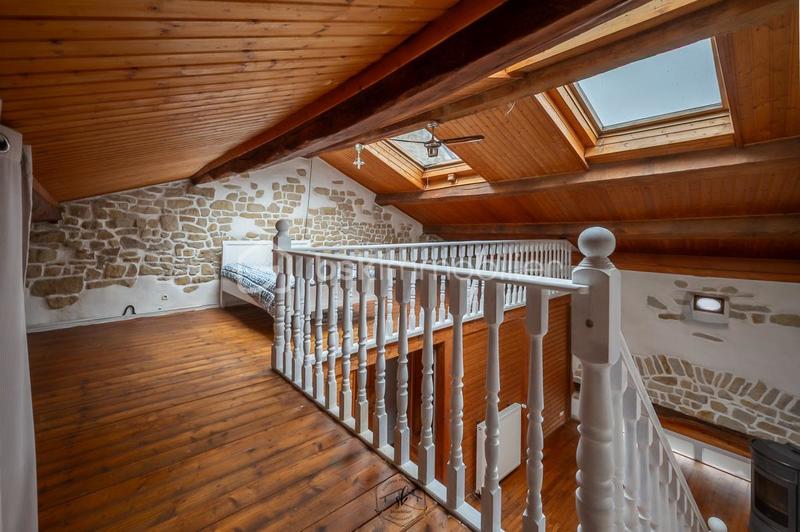 Maison - 238 m² - 8 pièces