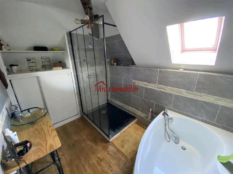 Maison - 180 m² - 10 pièces