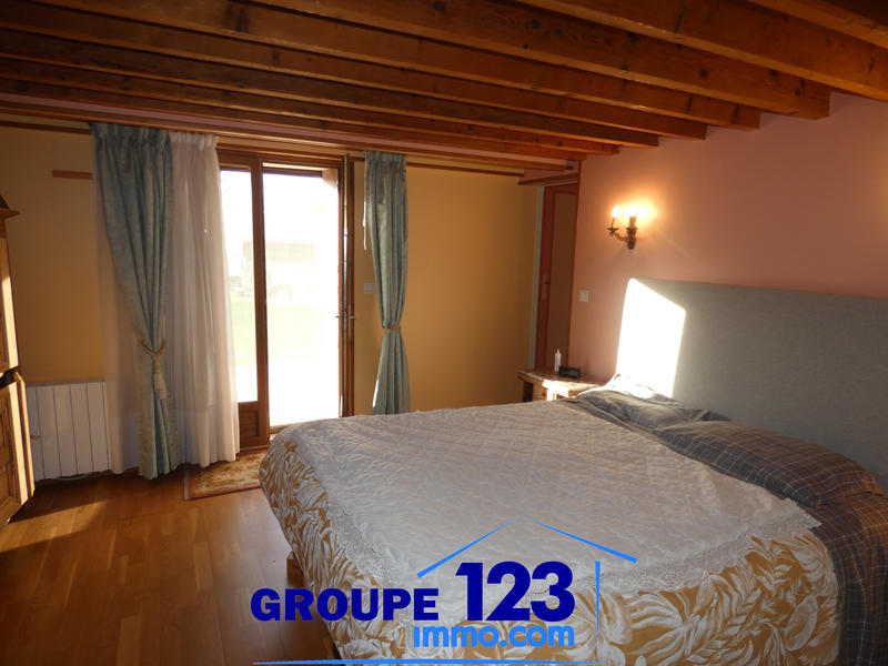 Maison - 202 m² - 5 pièces
