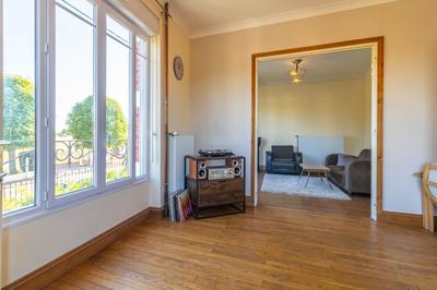 Maison - 90 m² - 6 pièces