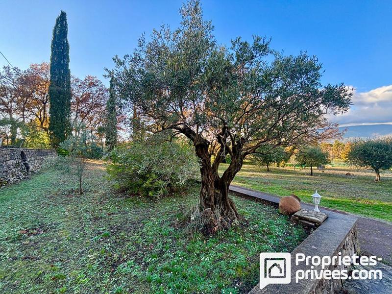 Maison - 230 m² - 7 pièces