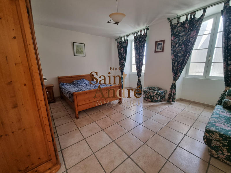 Maison - 294 m² - 8 pièces