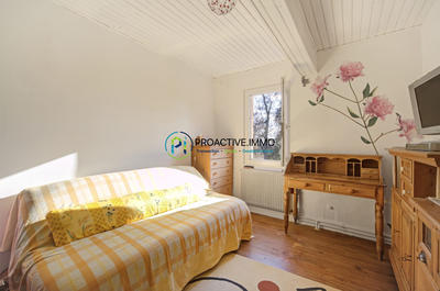 Maison traditionnelle - 90 m² - 4 pièces