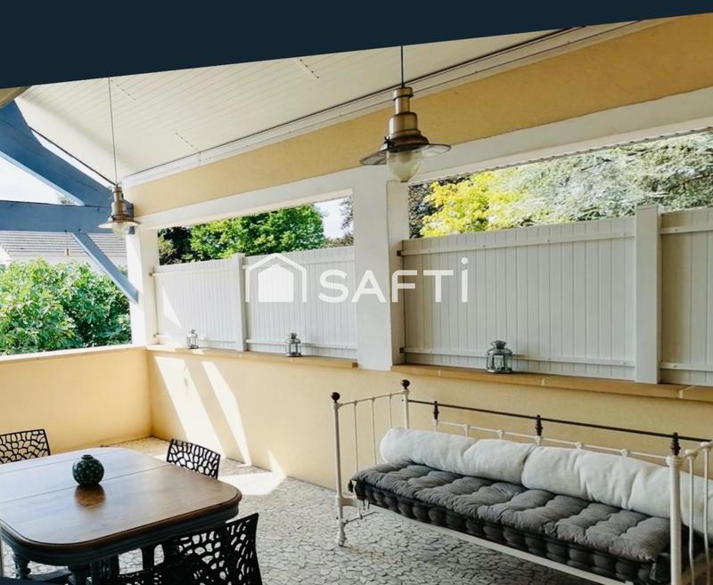 Maison - 205 m² - 10 pièces