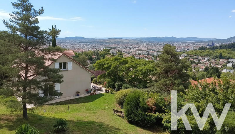 Maison - 166 m² - 9 pièces