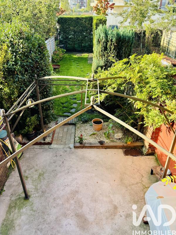 Maison - 90 m² - 5 pièces