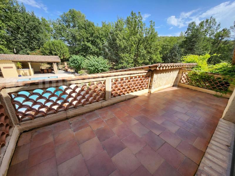 Villa - 271 m² - 8 pièces