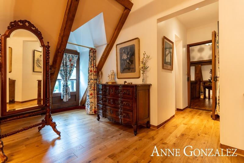 Propriété - 295 m² - 9 pièces