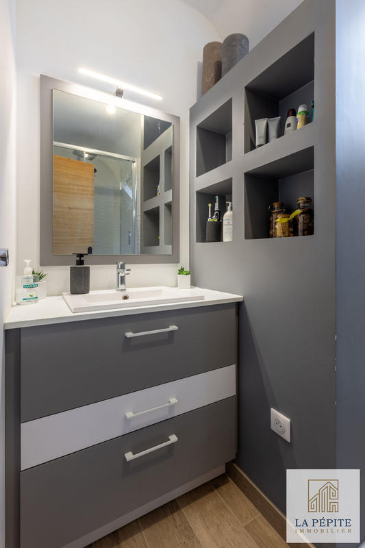 Maison - 173 m² - 9 pièces