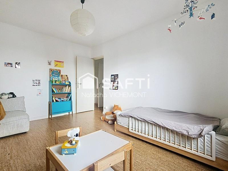 Maison - 180 m² - 8 pièces