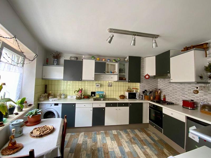 Maison - 400 m² - 7 pièces