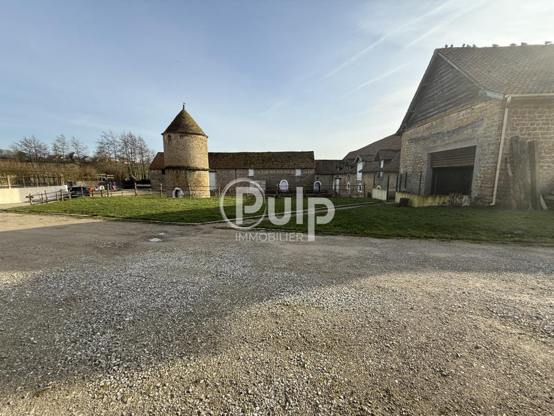 Demeure - 318 m² - 8 pièces