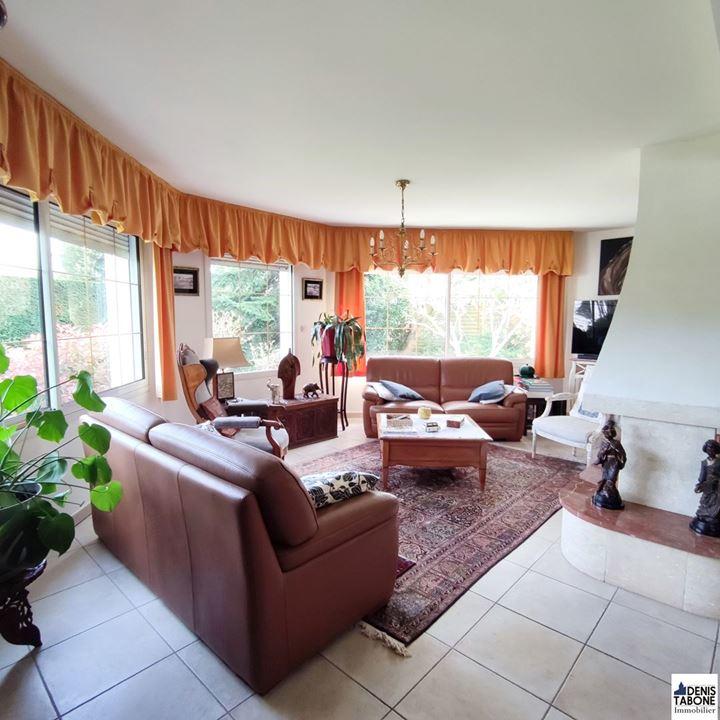 Maison traditionnelle - 186 m² - 9 pièces