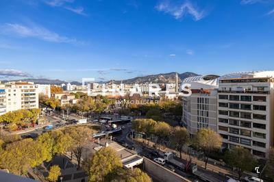 Appartement - 93 m² - 4 pièces