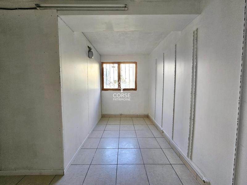 Local commercial - 121 m²