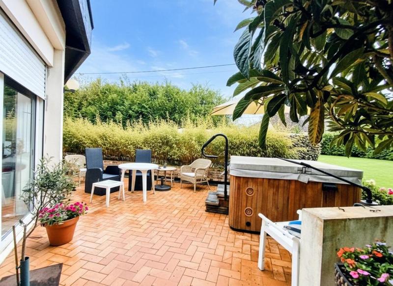 Maison - 260 m² - 7 pièces