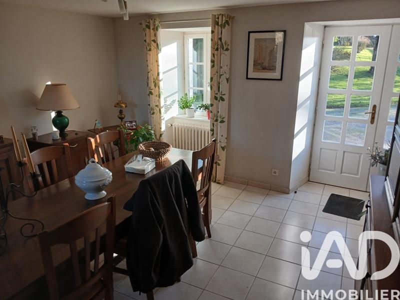 Maison - 212 m² - 11 pièces