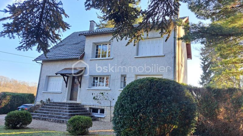 Maison - 160 m² - 8 pièces