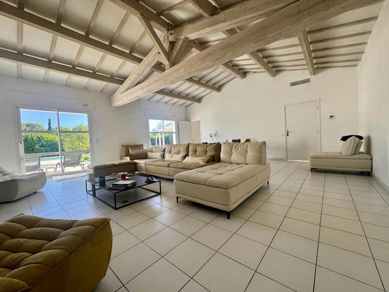 Maison - 185 m² - 5 pièces