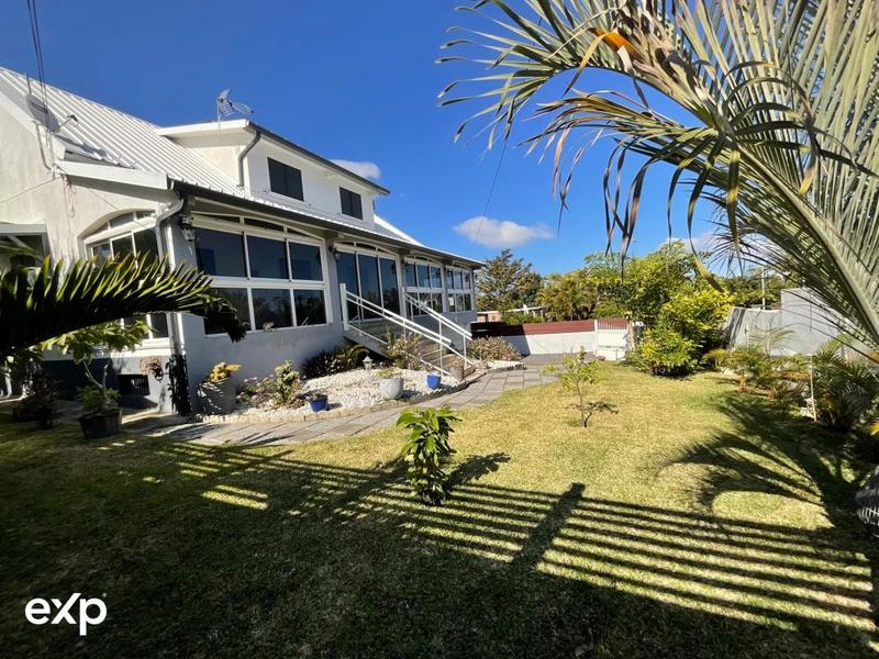 Maison - 310 m² - 8 pièces