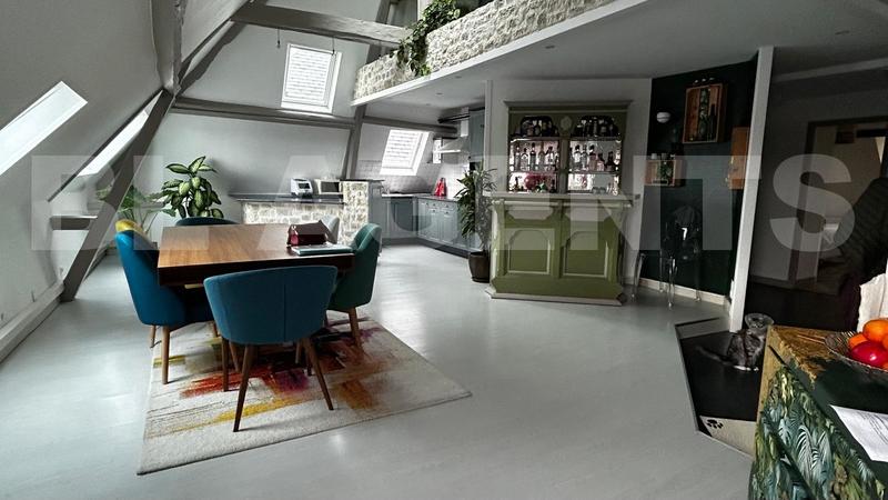 Appartement - 100 m² - 4 pièces