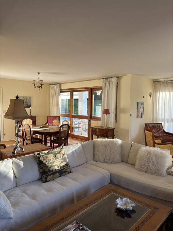 Villa - 200 m² - 5 pièces