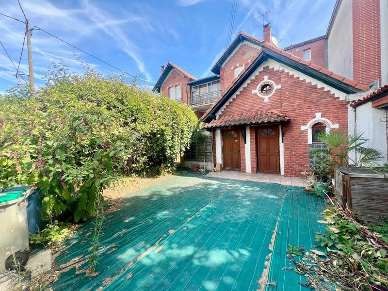 Maison de ville - 380 m² - 12 pièces