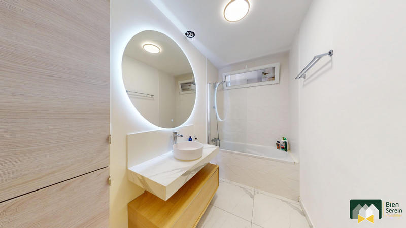 Appartement - 92 m² - 4 pièces