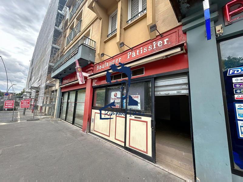 Local d'activités - 100 m² - 4 pièces