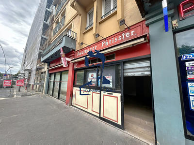 Local d'activités - 100 m² - 4 pièces