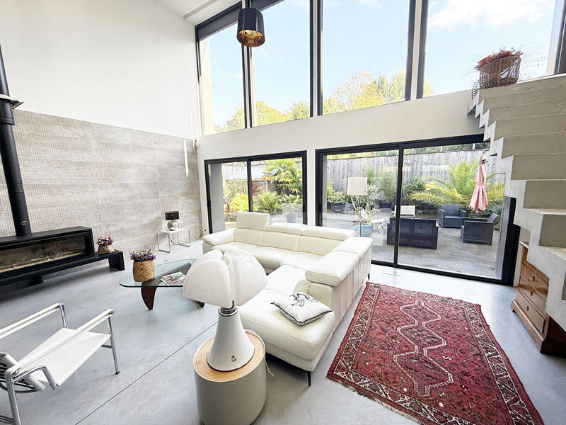 Maison - 280 m² - 7 pièces