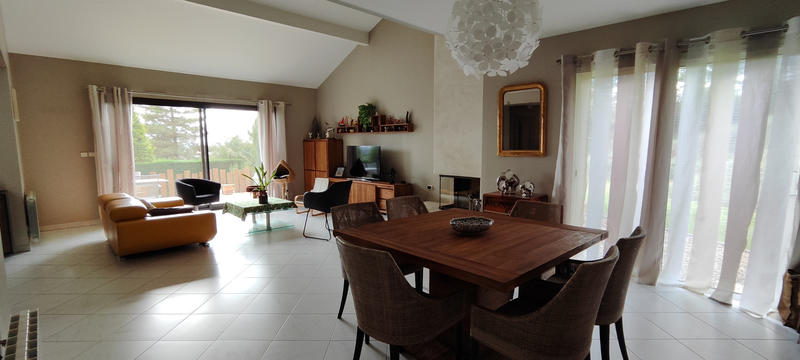 Maison - 280 m² - 6 pièces