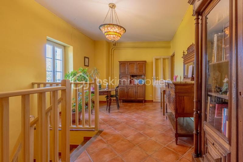 Demeure - 208 m² - 7 pièces