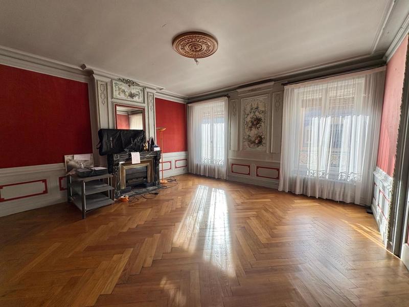 Appartement - 92 m² - 2 pièces