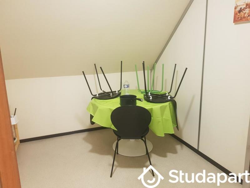 Chambre - 13 m² - 1 pièce