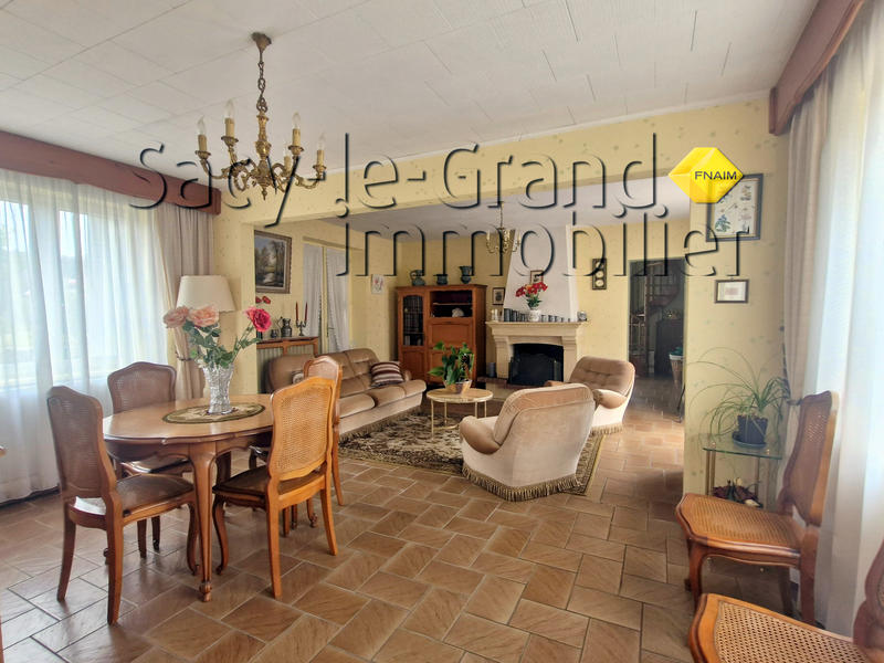 Maison - 180 m² - 8 pièces