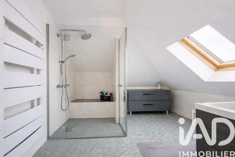 Maison - 196 m² - 7 pièces