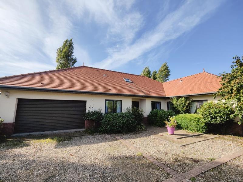 Maison - 207 m² - 7 pièces