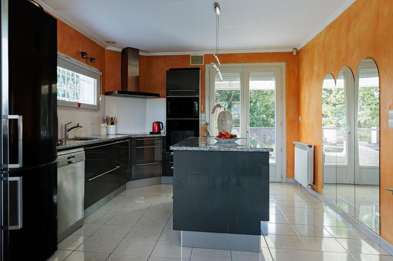 Maison - 200 m² - 6 pièces