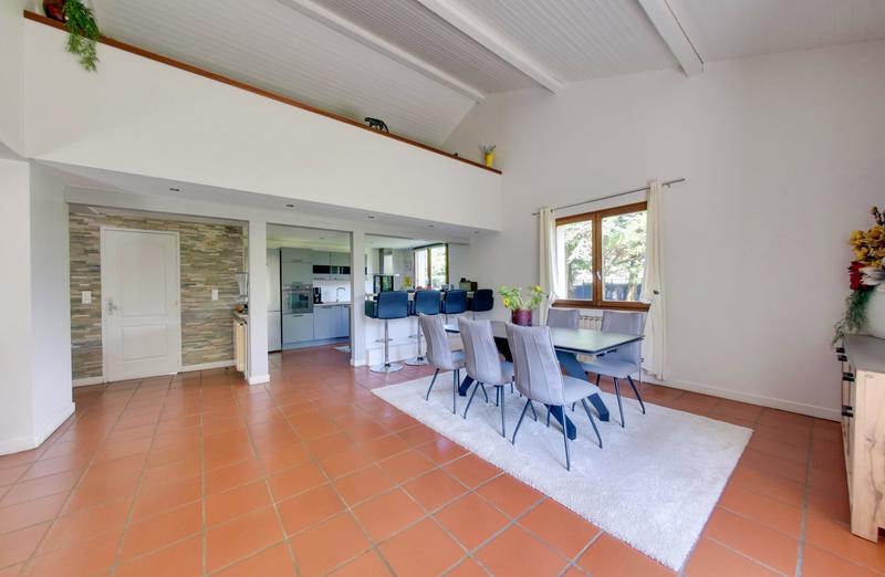 Maison - 161 m² - 6 pièces